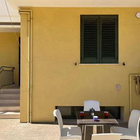 Rosmini - Parcheggio-veranda - Baia - Lido - By Click Salento Vakantiehuis *